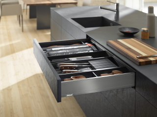 LEGRABOX pure 40кг TIP-ON BLUMOTION ящик L550 H91 высота M, серый орион